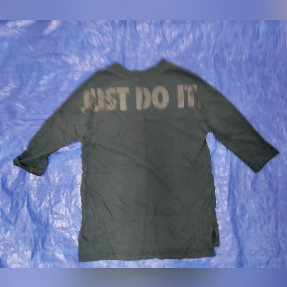 Nike women's tee - Picture 2 of 5